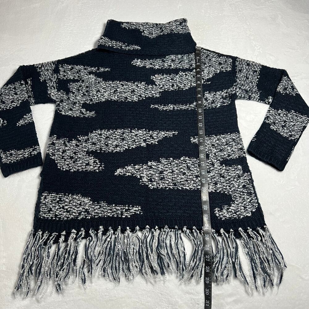 Romeo & Juliet Couture Turtleneck Knit Tunic Sweater w/ Fringe Trim Size Small - Picture 9 of 9